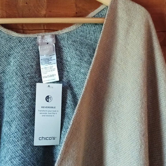 NEW Chico's reversible fringed. Poncho one size neutral floral pattern gray tan - Picture 3 of 12